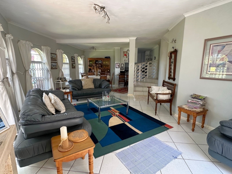 4 Bedroom Property for Sale in Wavecrest Eastern Cape